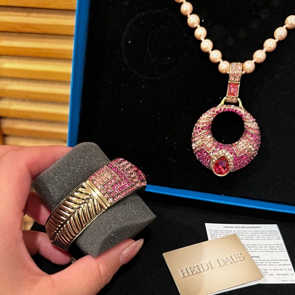 Heidi Daus Pink Pearl & Crystal Necklace/Bracelet Set 💗💎 - Picture 11 of 15